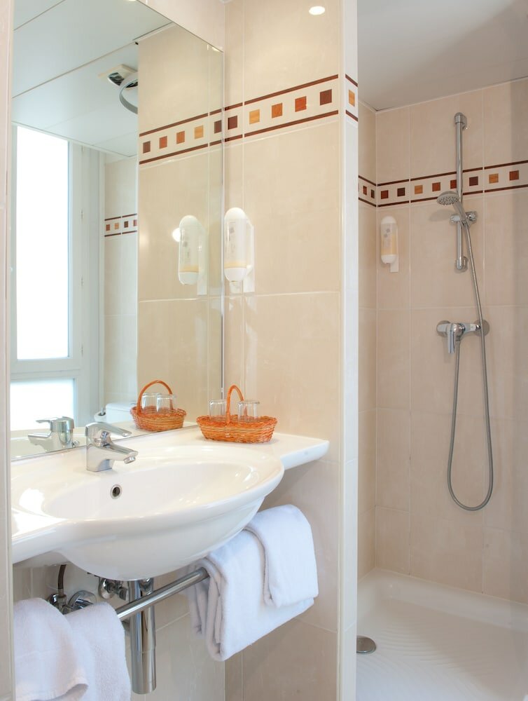 Фото Hotel Champerret Elysees