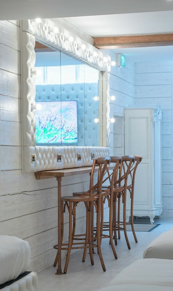 Фото The Dixie Dean Hotel