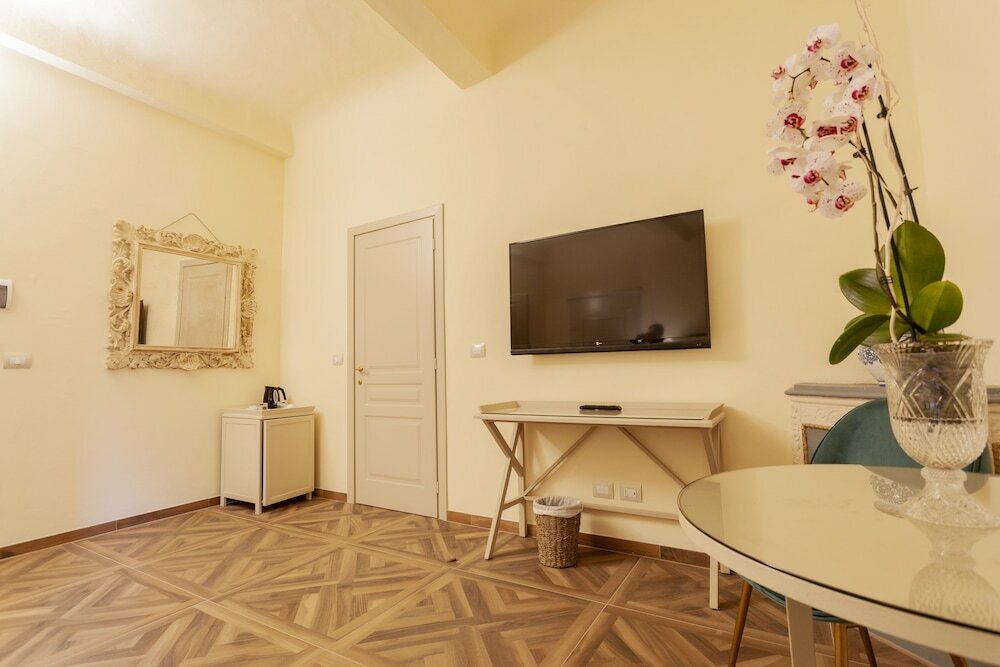 Фото Palazzo Martellini Residenza d'Epoca