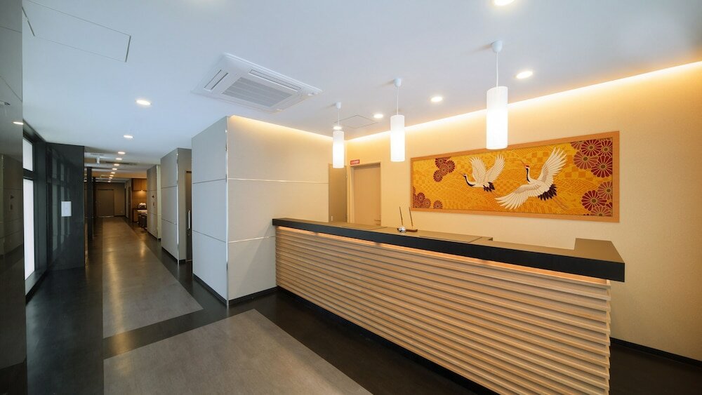 Фото Shinsaibashi Higashi Crystal Hotel