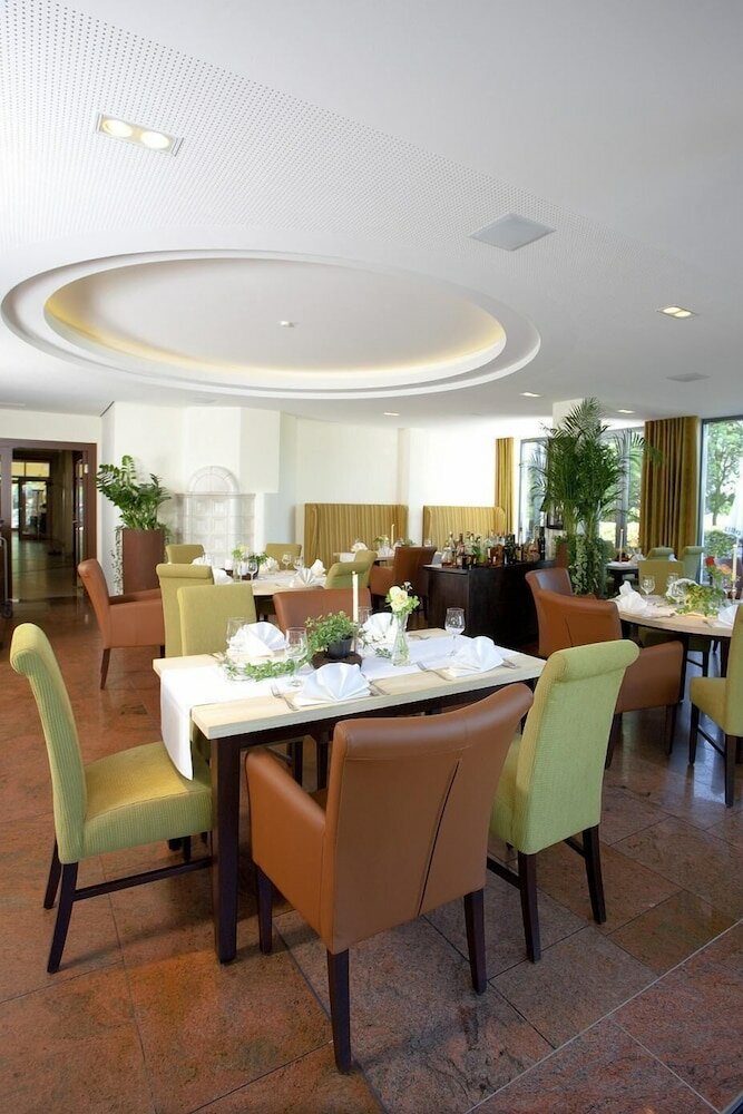 Фото Landidyll Hotel Gasthof zum Freden