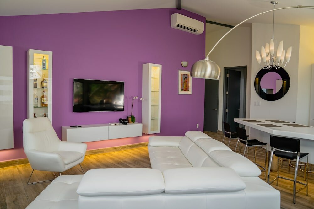 Фото Commodore Suites