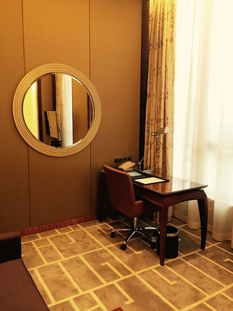 Фото The Royal Garden