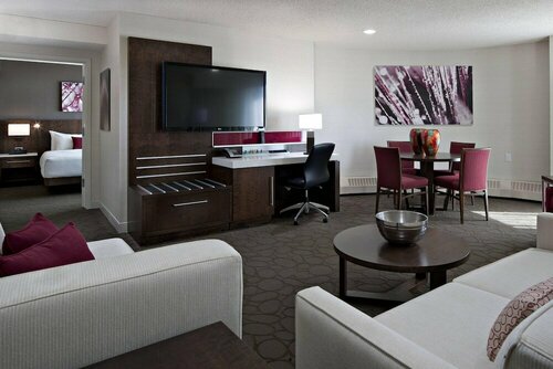 Внешний вид отеля Delta Hotels by Marriott Edmonton South Conference Centre в Эдмонтоне, фото 2