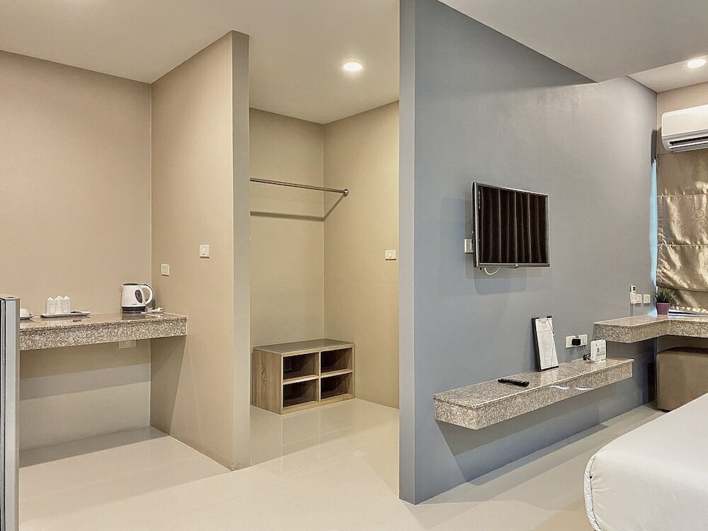 Фото The Coconut Hotel