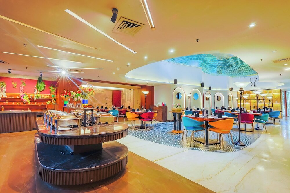 Фото Hyphen Business Hotel