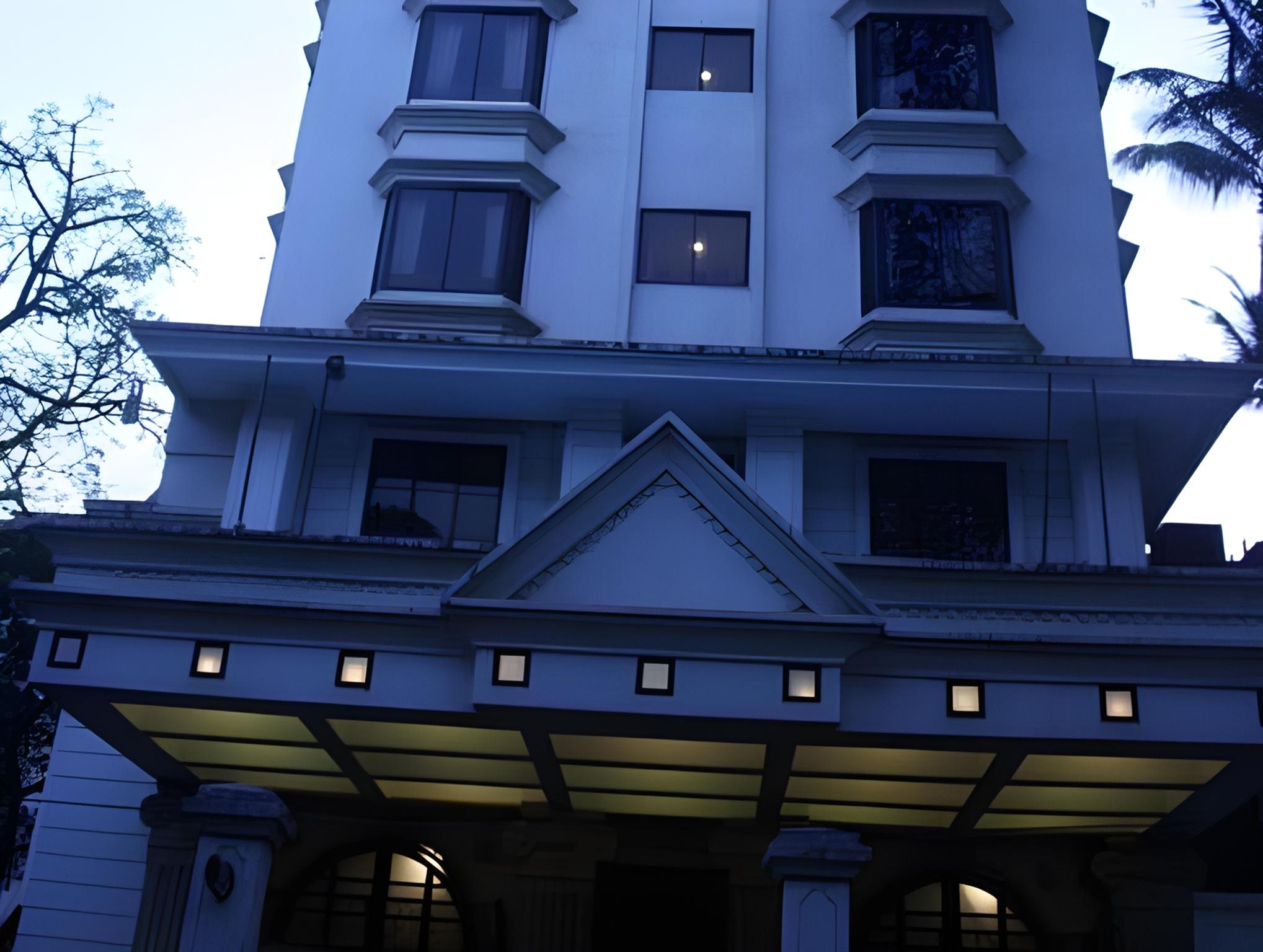 Фото Hotel Karl Residency