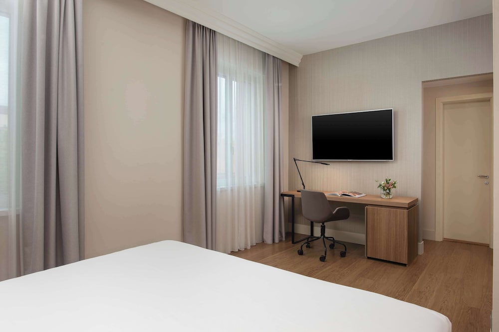 Фото Nh Bologna de la Gare