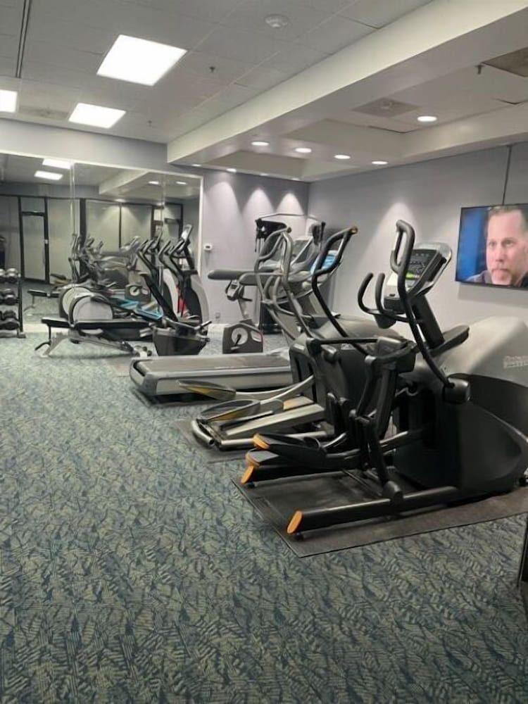 Фото Mcm Elegante Hotel and Conference Center Odessa