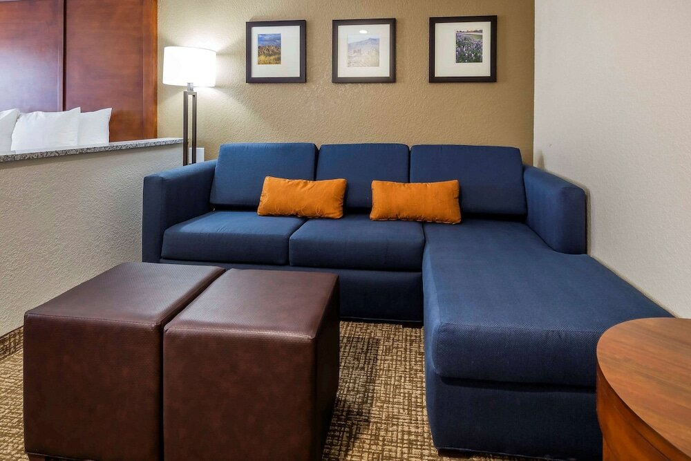 Фото Comfort Suites El Paso Airport