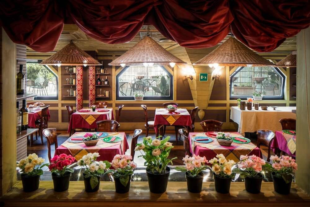 Фото Colony Hotel