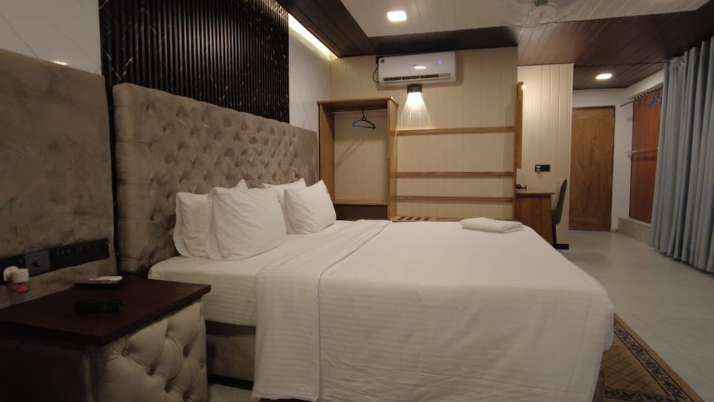 Фото Randiya Sea View Hotel