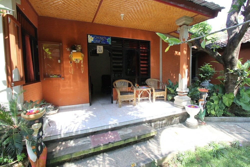 Фото Chonos Hotel Lovina