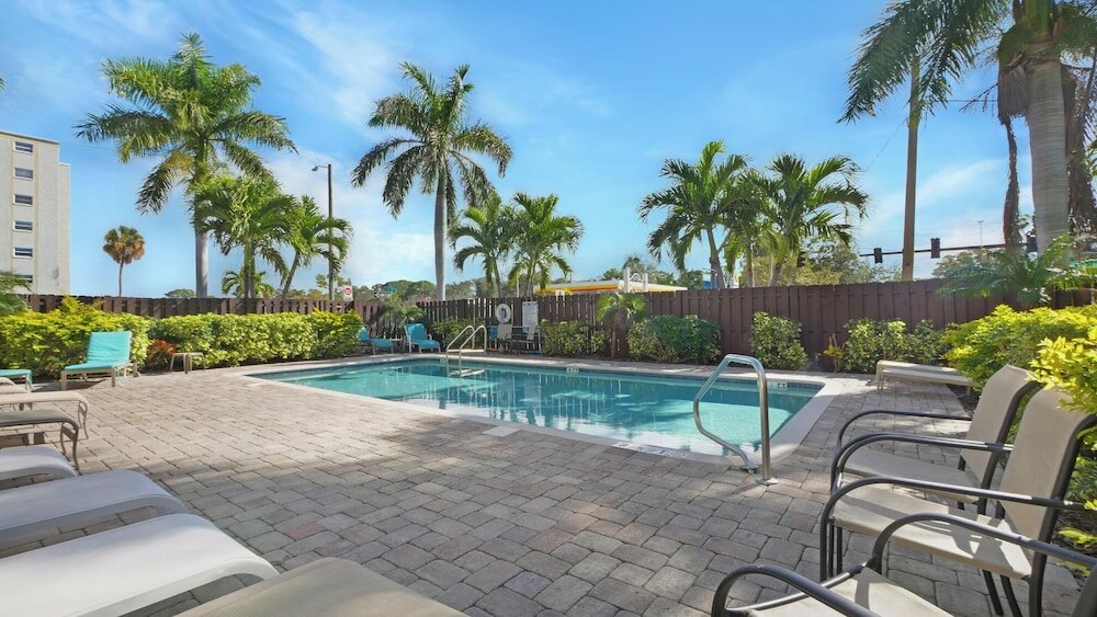 Фото Crystal Bay Hotel