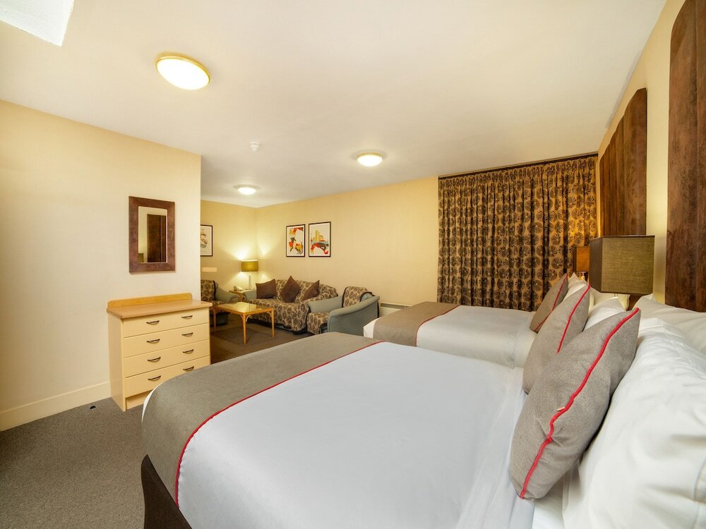 Фото Oyo Flagship Brentwood