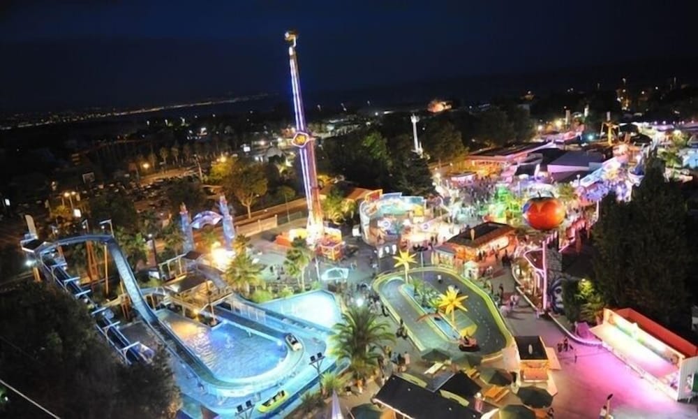 Фото The Originals Boutique, Hôtel Les Strélitzias, Antibes