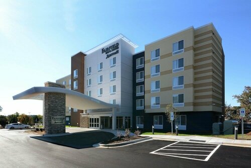 Гостиница Fairfield Inn & Suites by Marriott Raleigh Capital Blvd. i-540 в Роли