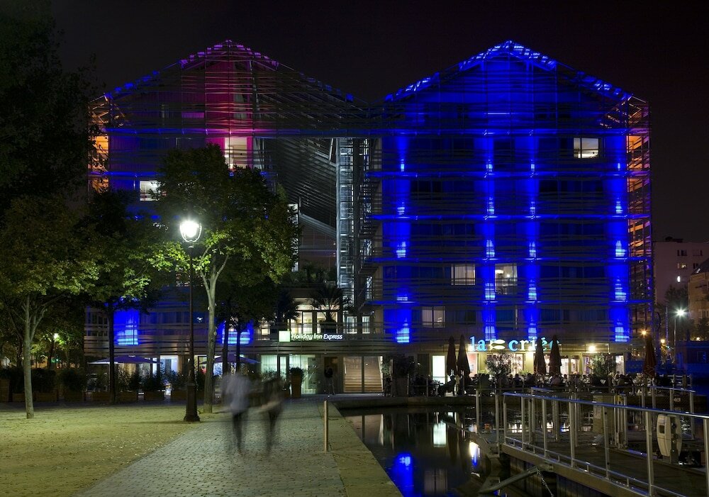 Фото Holiday Inn Express Paris - Canal de la Villette