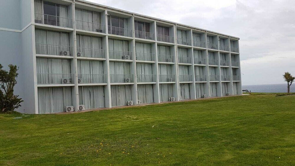 Фото Wilderness Beach Hotel