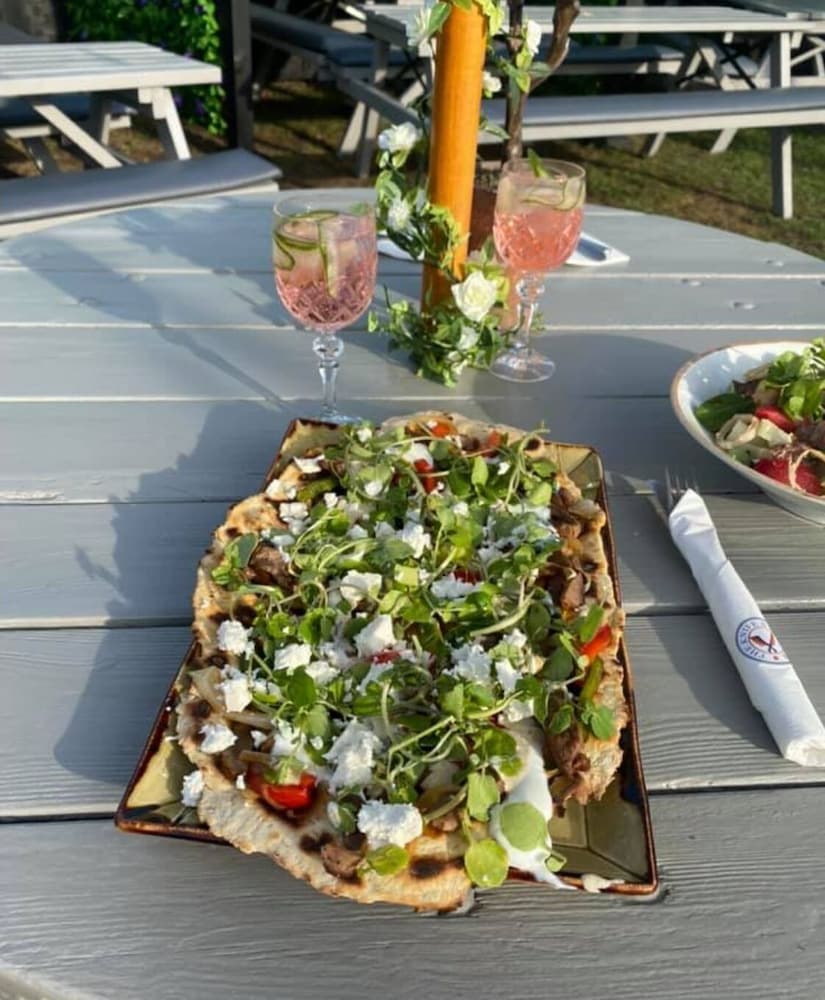 Фото The Knife and Cleaver