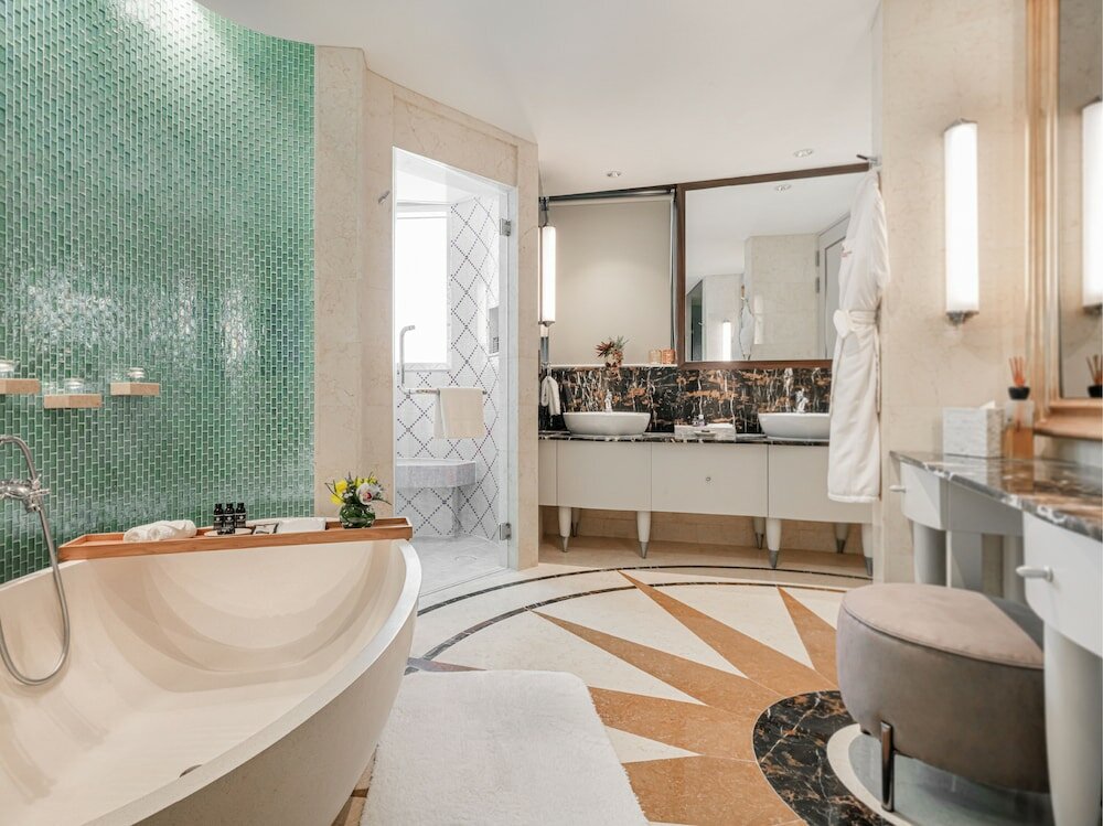 Фото Resorts World Sentosa - Crockfords Tower