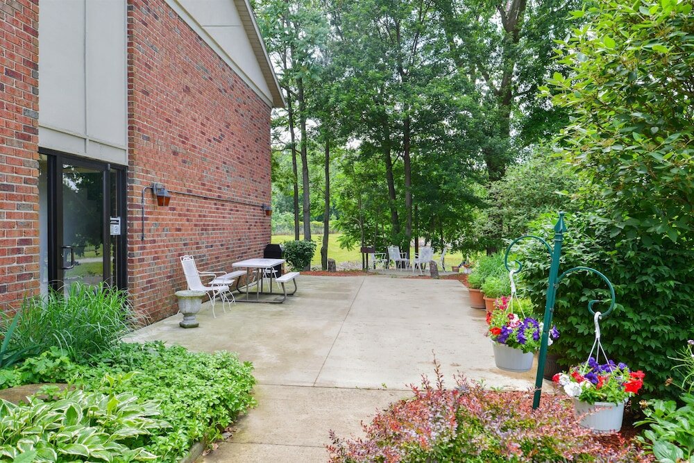 Фото Americas Best Value Inn & Suites Bluffton