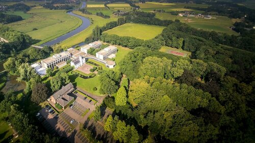 Внешний вид отеля De Ruwenberg Hotel Meetings Events в Синт-Михелсгестеле, фото 4