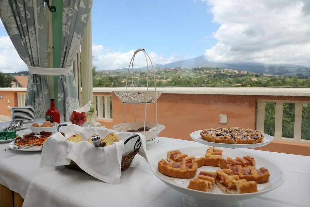 Фото Hotel Villa Paradiso dell'Etna