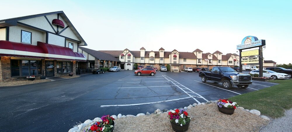 Фото Bavarian Haus Lakefront Inn