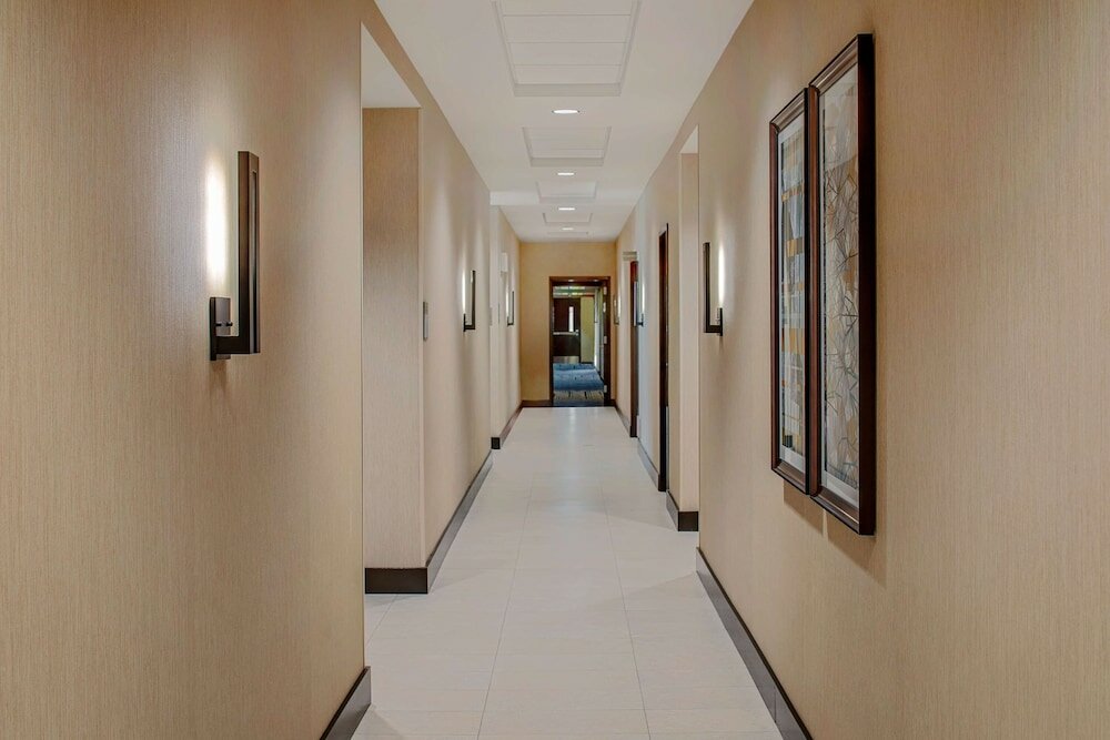 Фото Hyatt Place Glendale Los Angeles