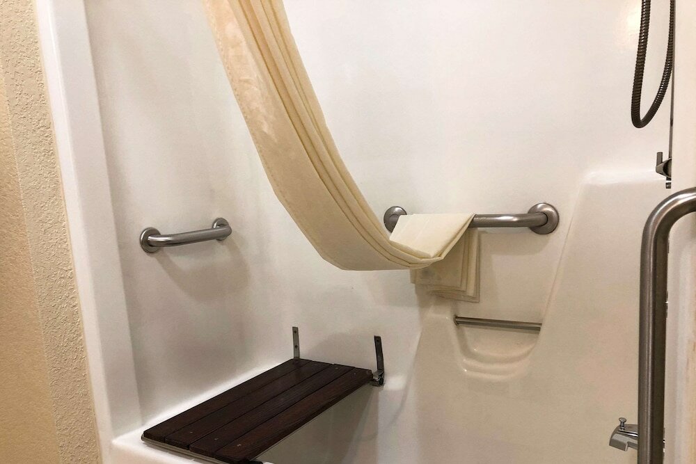 Фото Quality Inn I-70 at Wanamaker