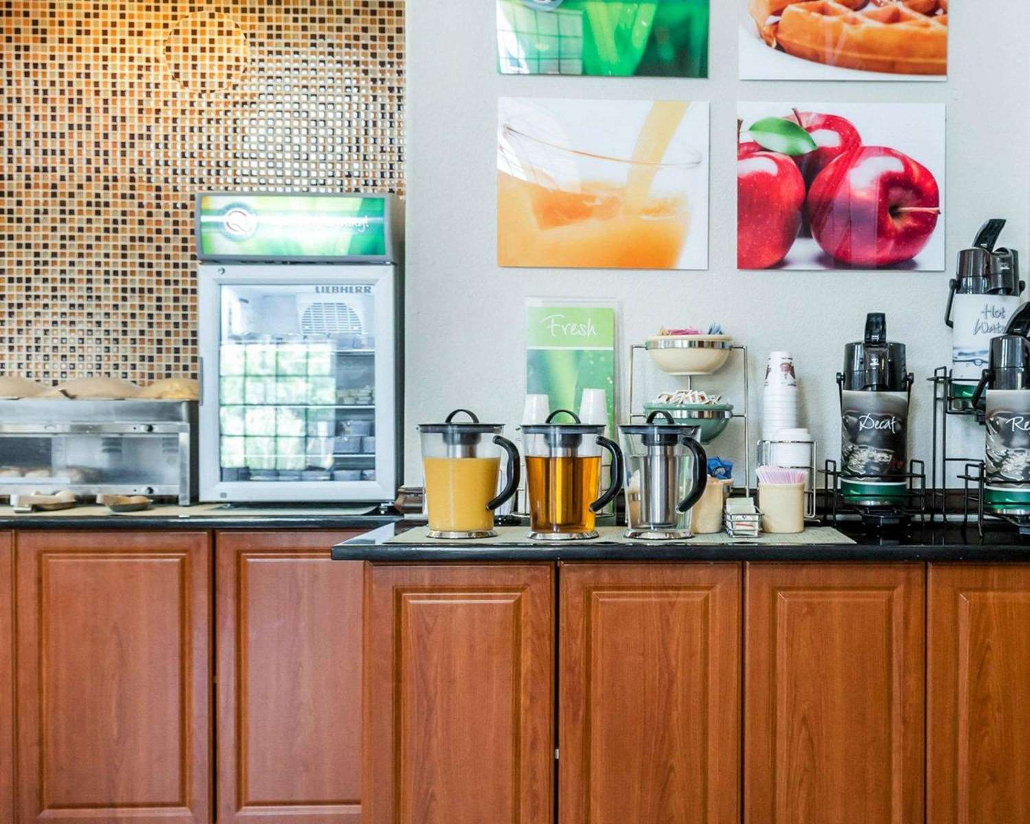 Фото Quality Inn & Suites Albuquerque West