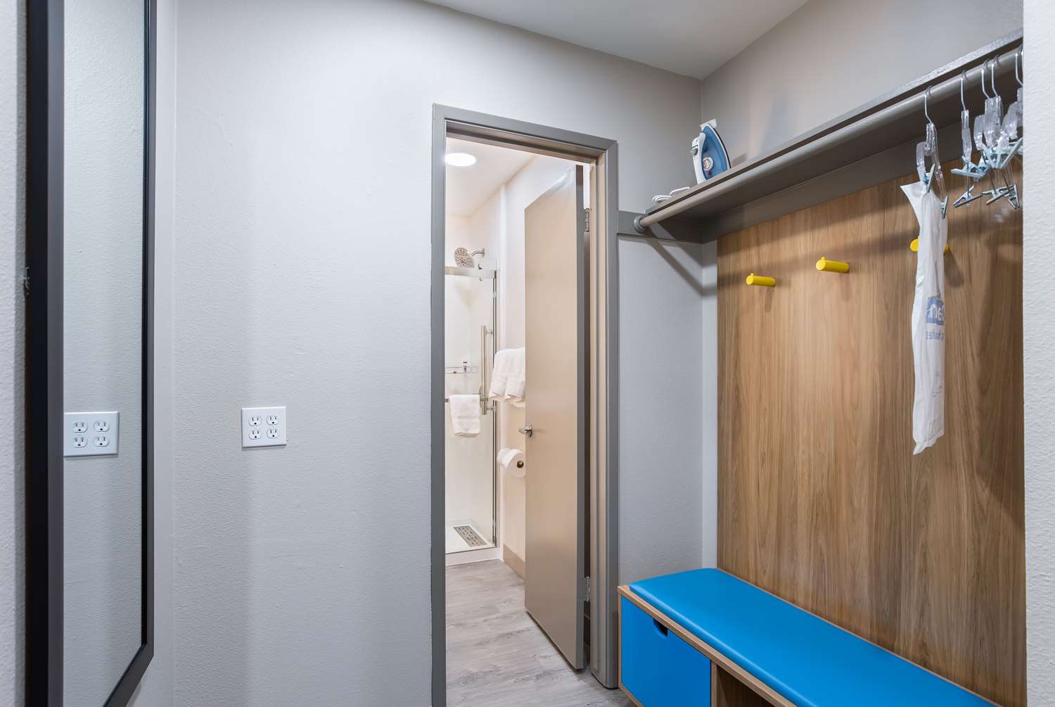 Фото Days Inn by Wyndham Red Bluff