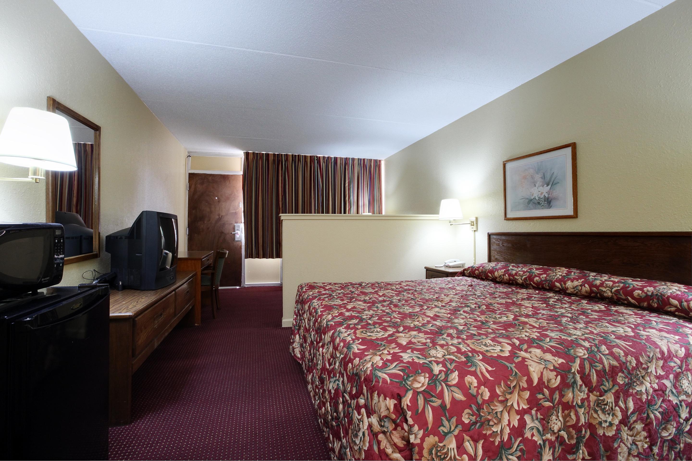 Фото Americas Best Value Inn & Suites Greenville