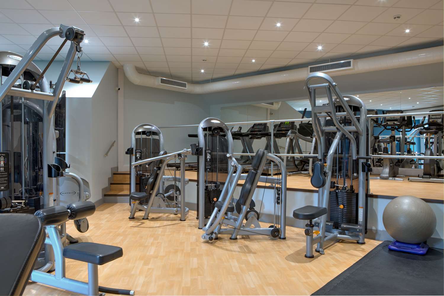 Фото DoubleTree by Hilton London Elstree