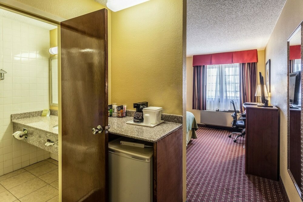 Фото Quality Inn & Suites