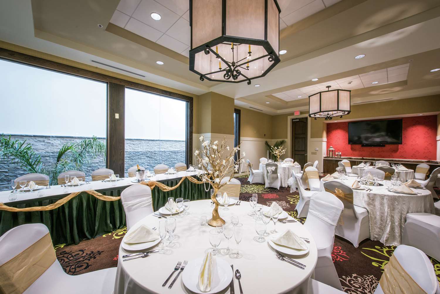 Фото Hilton Garden Inn Rochester Downtown