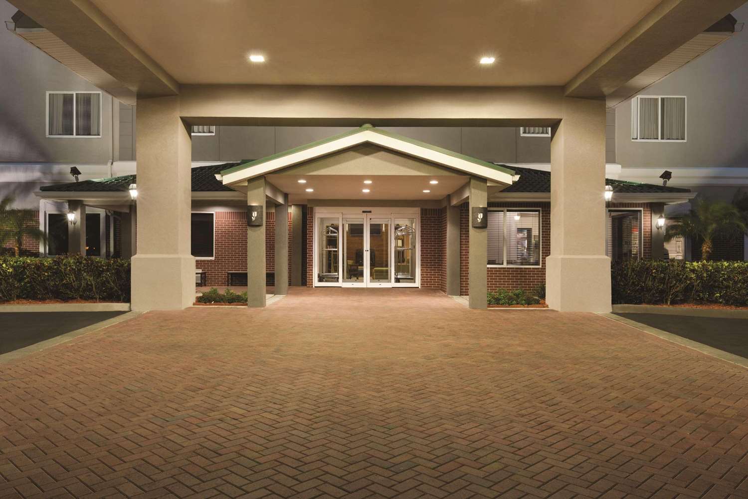 Фото Country Inn & Suites by Radisson, St. Petersburg - Clearwater, Fl