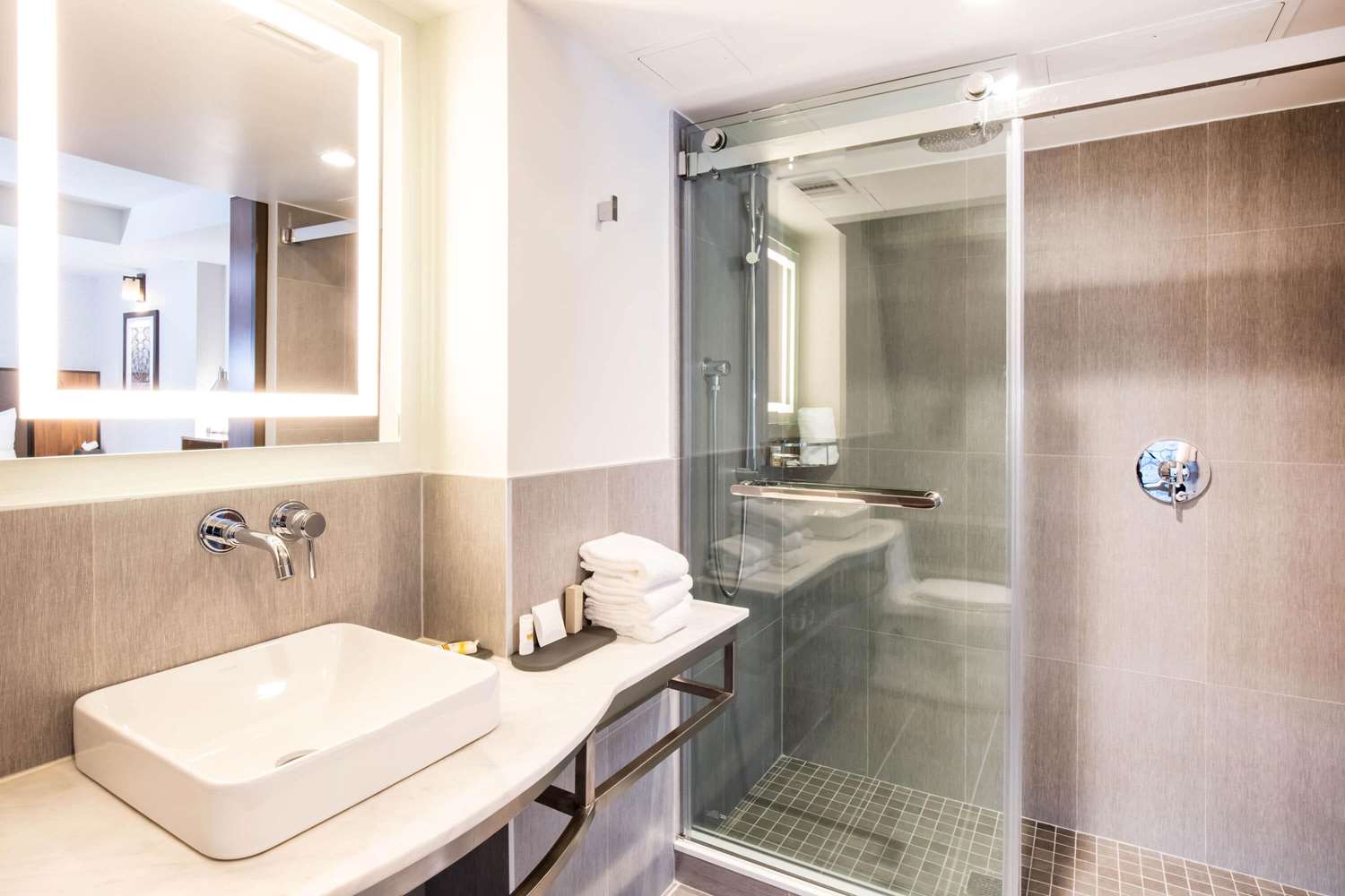 Фото La Quinta Inn & Suites by Wyndham Times Square South