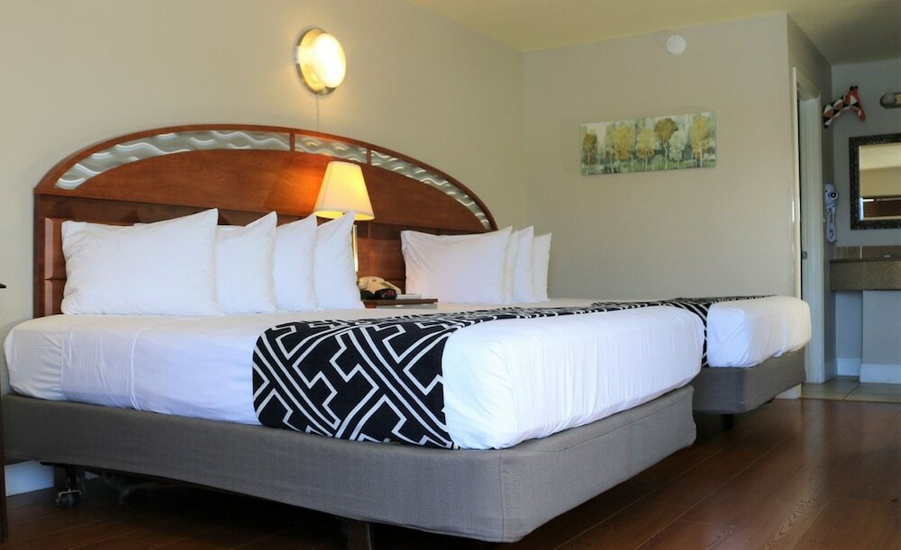 Фото Monte Carlo Inn