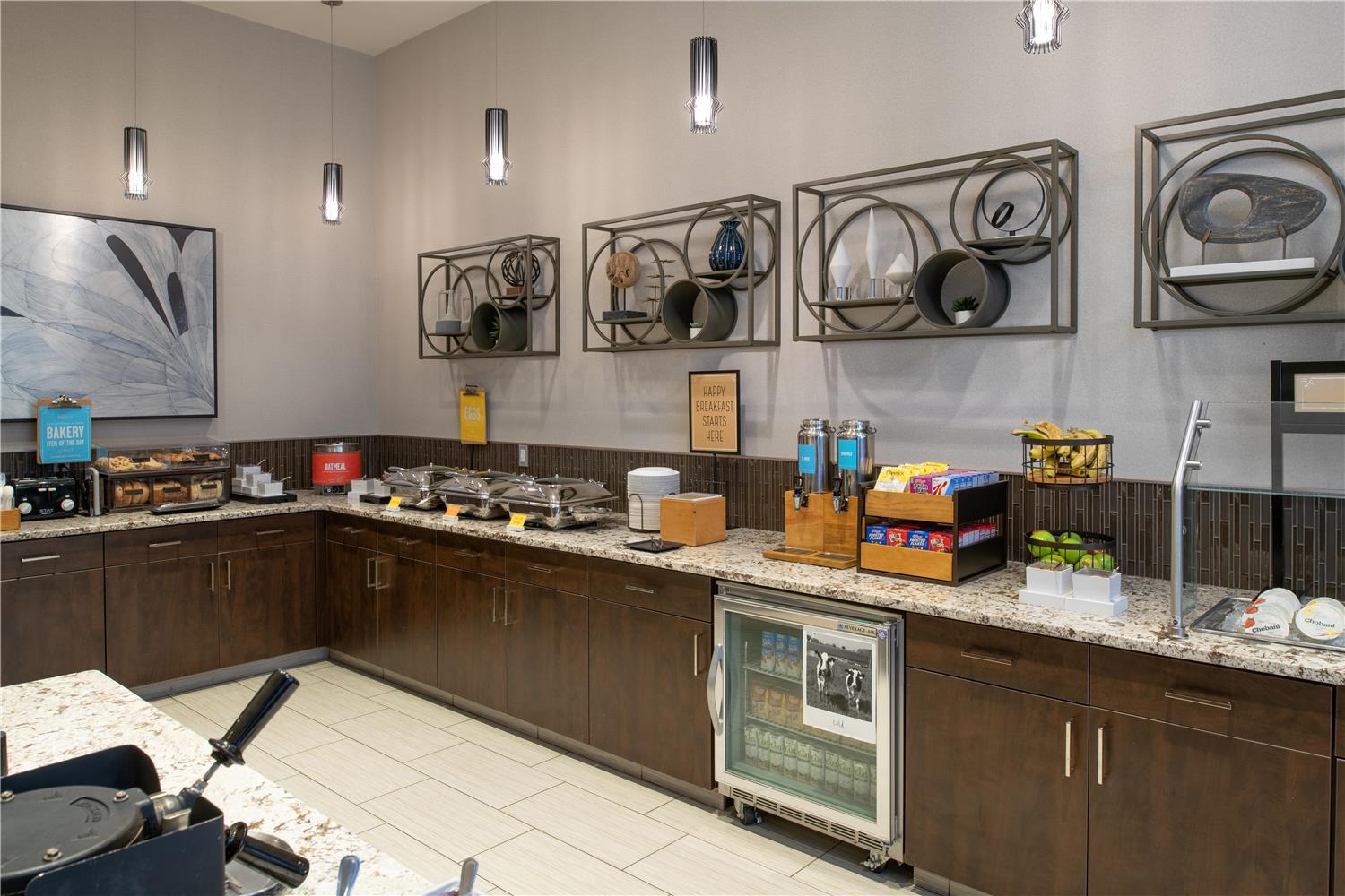 Фото Hampton Inn & Suites Portsmouth Downtown