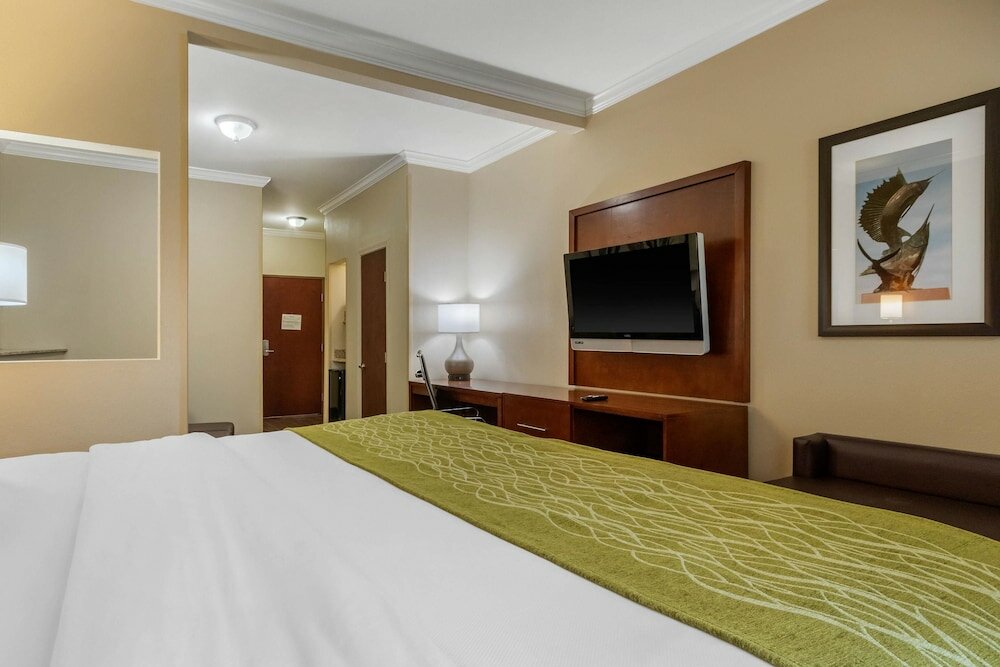 Фото Comfort Suites Central