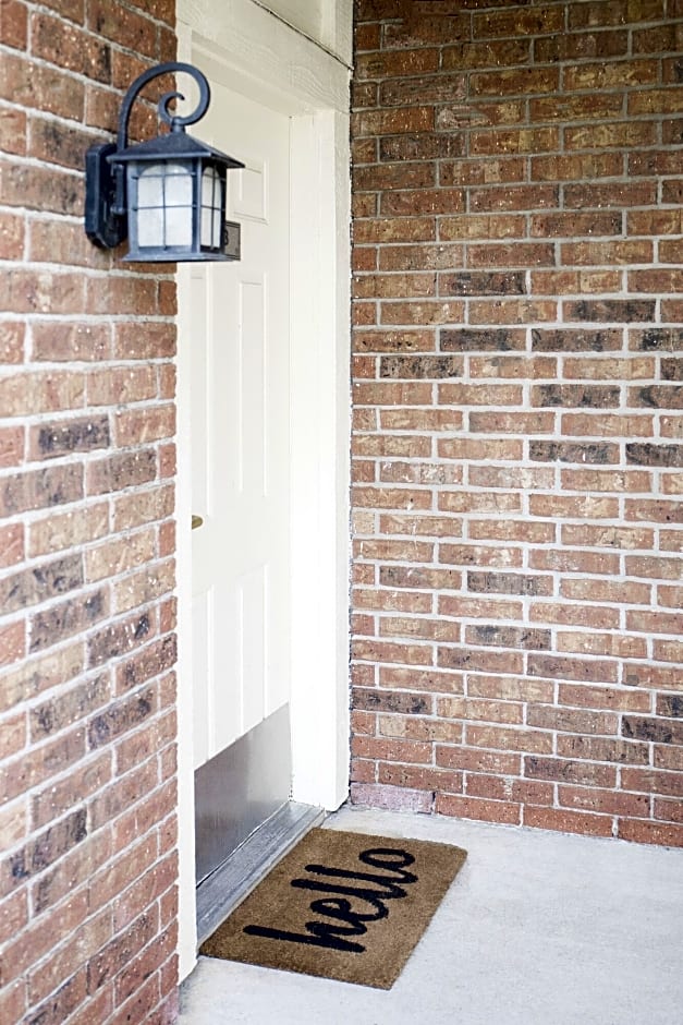 Фото Cloverleaf Suites Kansas City - Overland Park