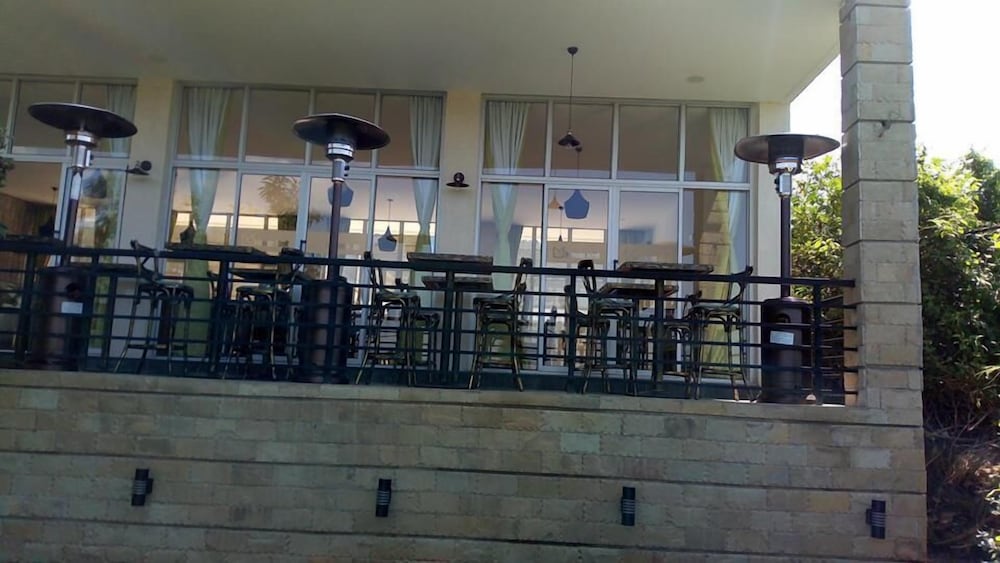 Фото The Alps Hotel