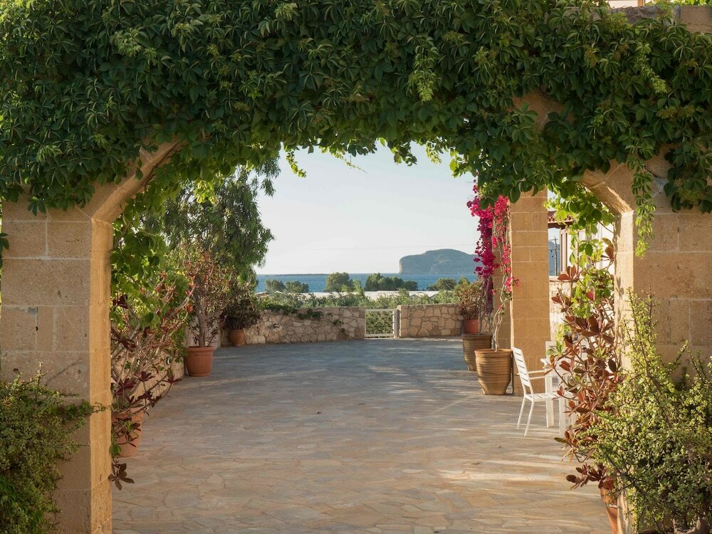 Фото Petritos Rooms and Studios