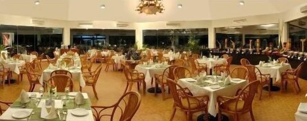 Фото Chariot Beach Resort