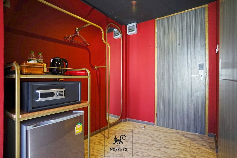 Фото 4 Monkeys Hotel