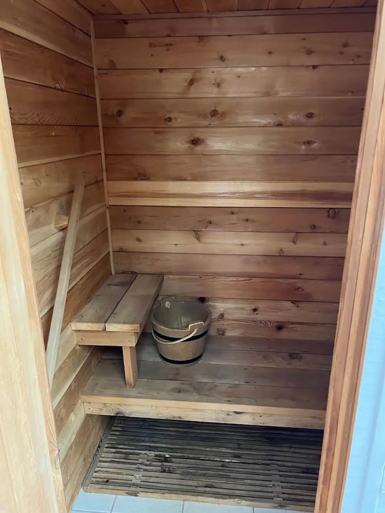 Фото Robin Hood Village Resort