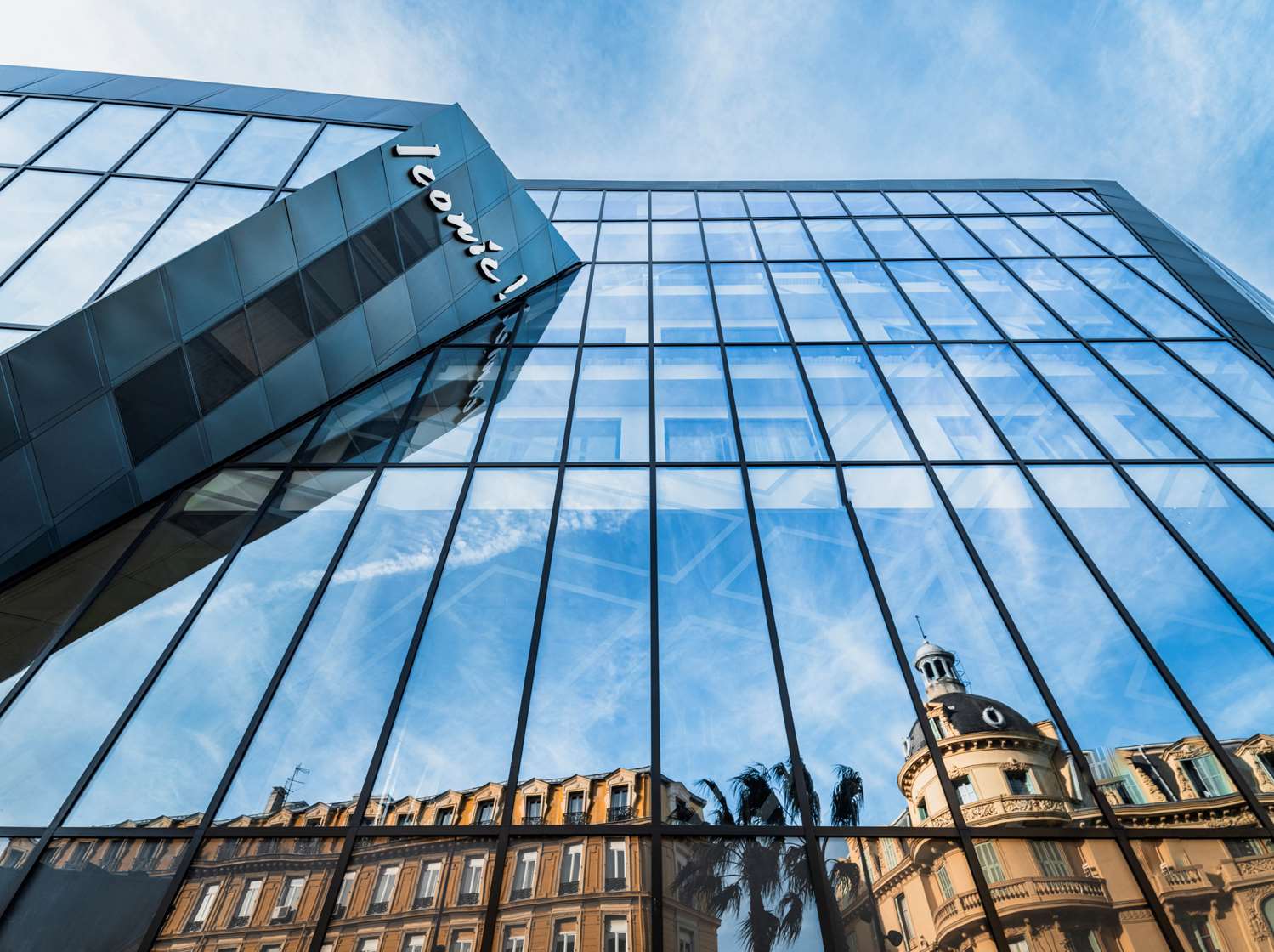 Фото DoubleTree by Hilton Nice Centre Iconic