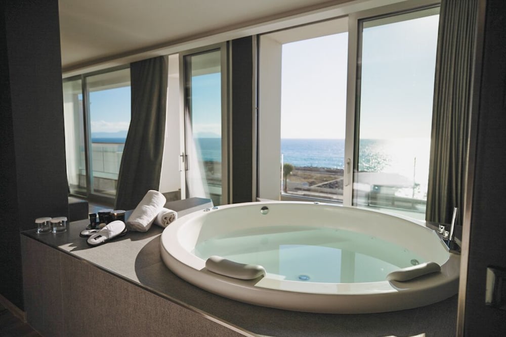 Фото Hotel & Resort Tre Fontane Luxury